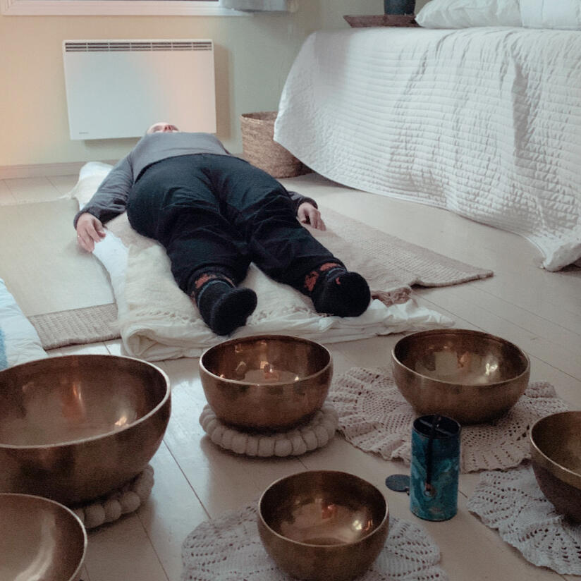 Rentoutusviikonloppu äänimaljarentoutuksella